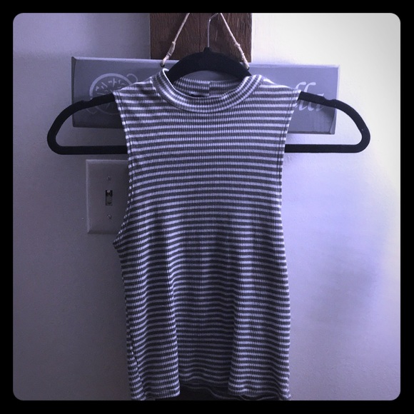 Striped Crop Top - Picture 1 of 2